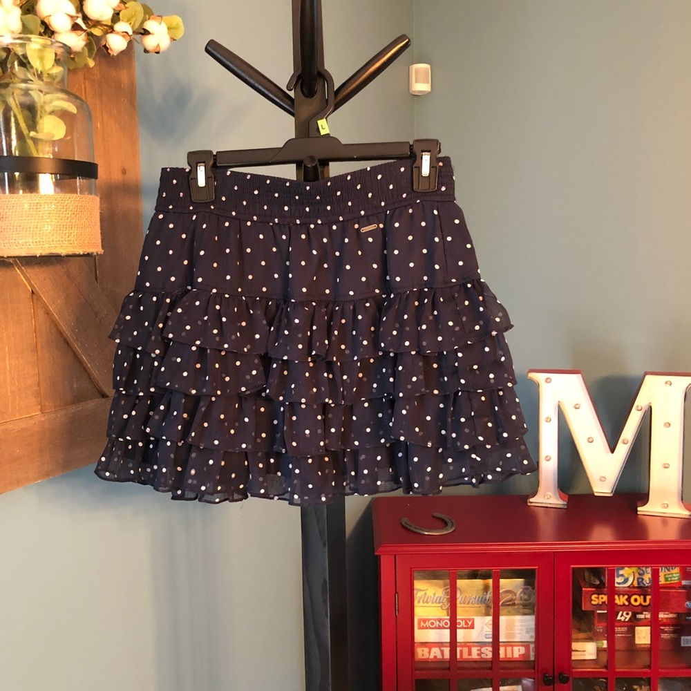 Hollister ruffle mini skirt blue & white dots L